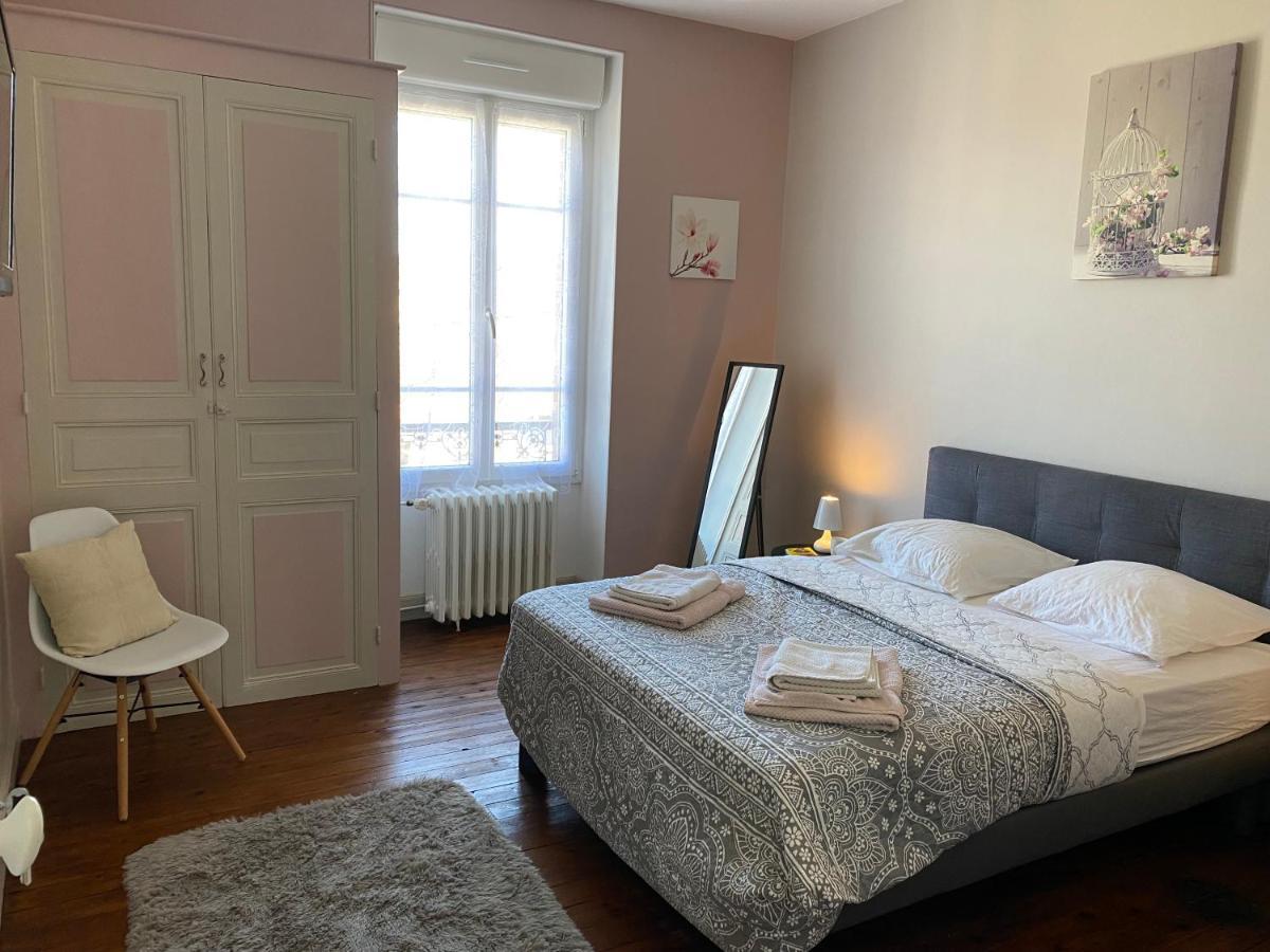 La Chtite Creuse - Chambres D'Hotes - Parking - Abri 2 Roues Boussac  외부 사진